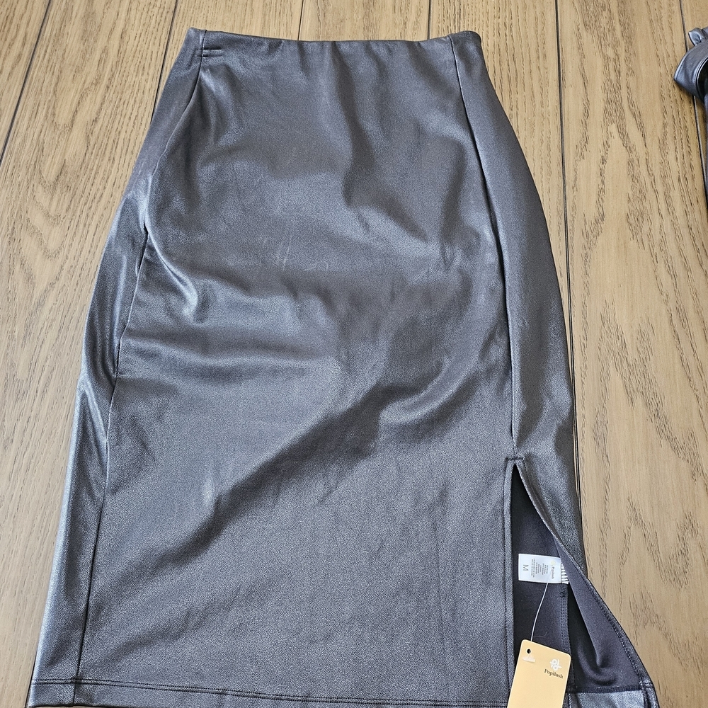 Chic Metallic Gray Pencil Skirt